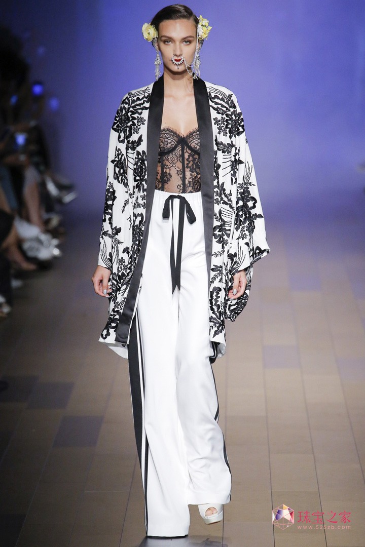 Naeem Khan 2018ϵЕrb