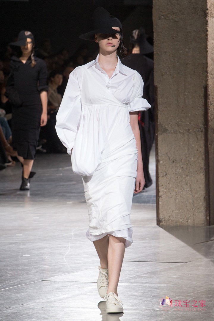Yohji Yamamotoɽҫ˾ 2018ϵЕrb