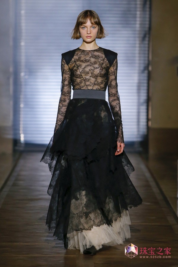 Givenchy ɫ 2018 ߶r(sh)b